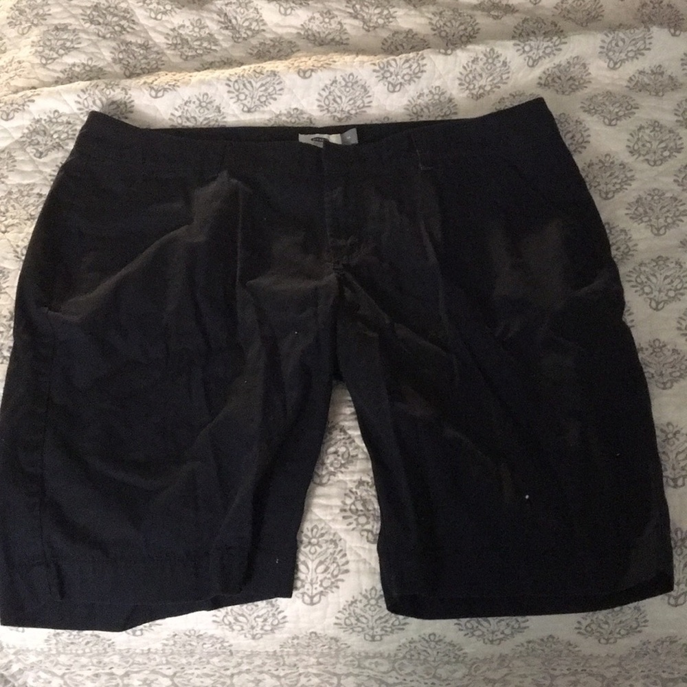Old Navy navy shorts